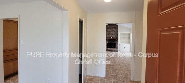 Photo - 2255 Lombardy Dr