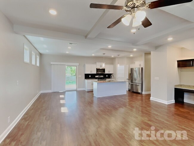 Photo - 124 Lucerne Ln