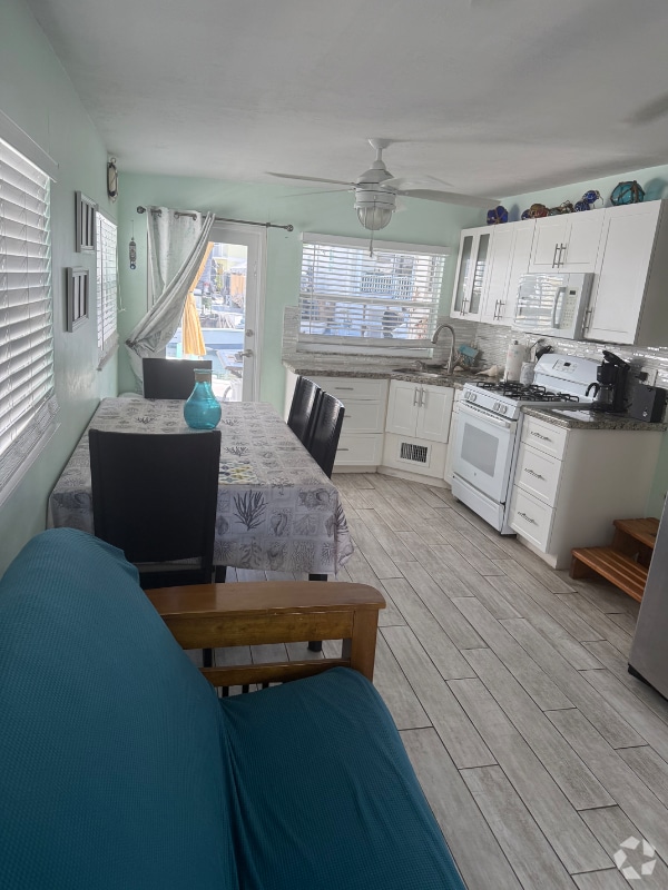 Building Photo - 65821 Overseas Hwy Rental