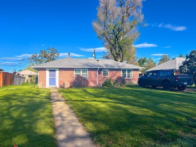 Photo - 3025 Holly St