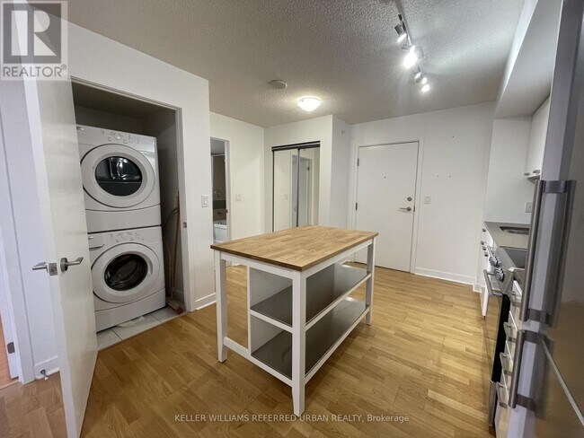 Photo - 295 Adelaide St W Unit 519