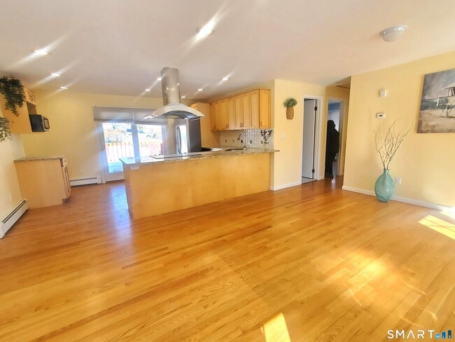 Photo - 42 County St