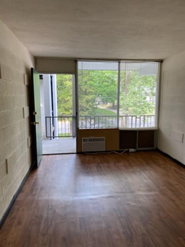 Photo - 1BR/1BA in Great West Campus Location Close to Downtown & Schools! Avail. 8/1/26 Unidad 208