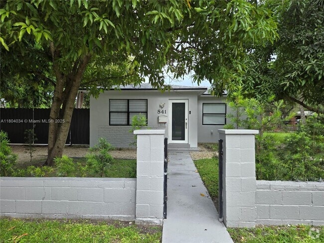 Building Photo - 841 S 24th Ave Rental