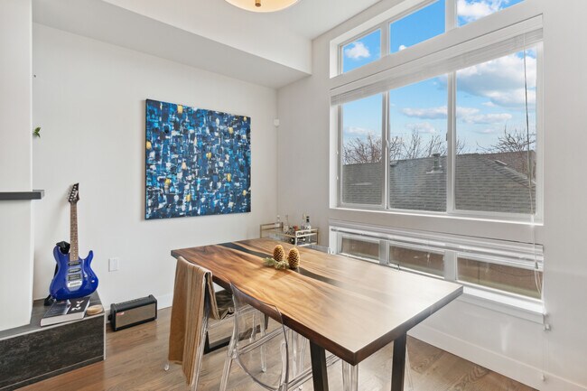 Photo - 2345 Decatur St