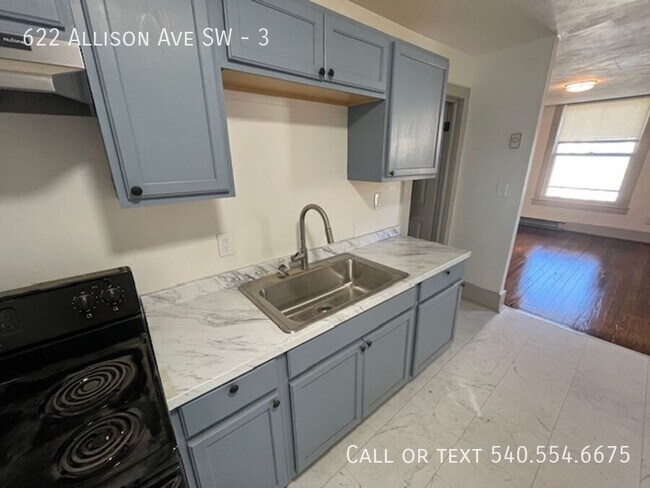 Photo - 622 Allison Ave SW Unit 3