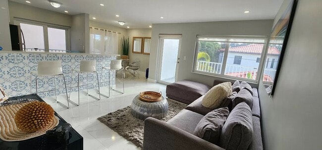 Building Photo - 8966 Collins Ave Unit 101