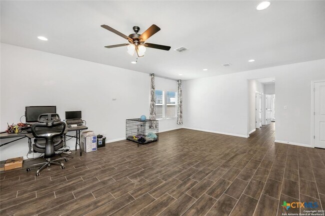 1121 Esplanade Pkwy