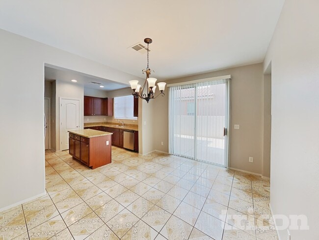 Photo - 8998 Ellenbrook St