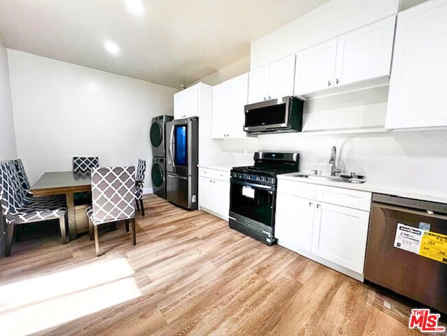 Building Photo - 4000 Goodwin Ave Rental
