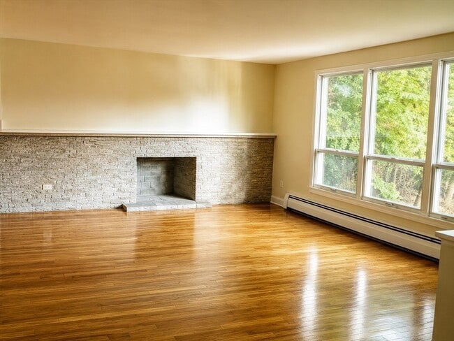 Photo - 132 Brandeis Rd