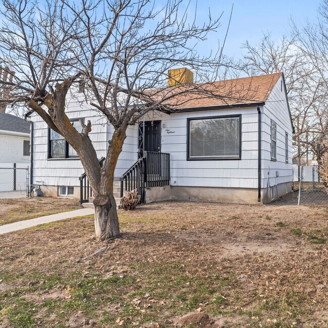 Photo - Salt Lake 5 Bedroom Home