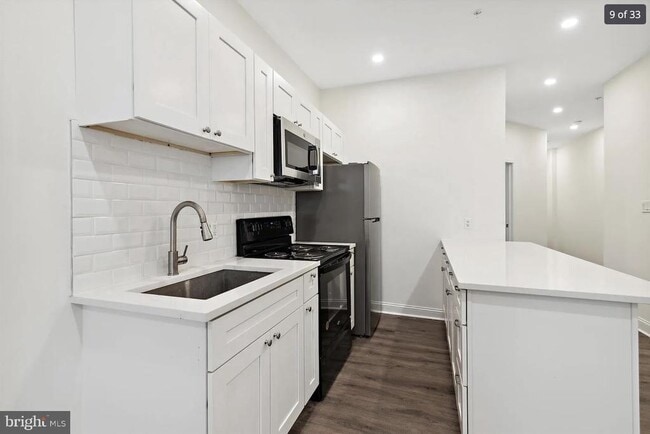 Photo - 320 N 62nd St