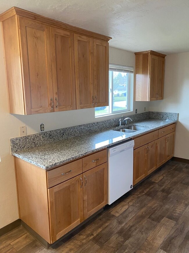 Photo - Spectacular 3 Bedrooms, 1 Bathroom House N...