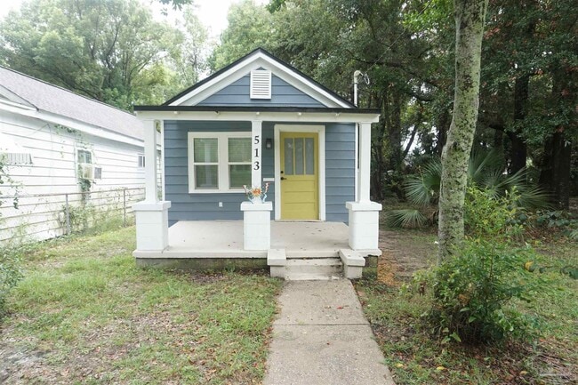 513 W De Soto St