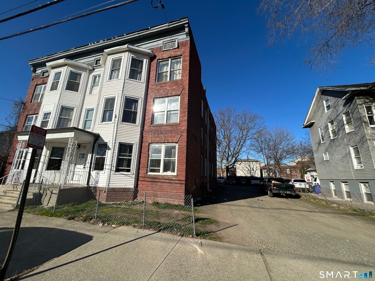 Photo - 83 Hallock St