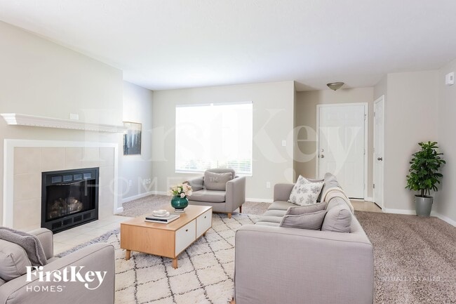 Photo - 7025 Village Oaks Dr