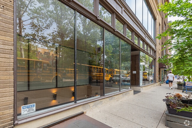 Front Window Space - Churchview Condo