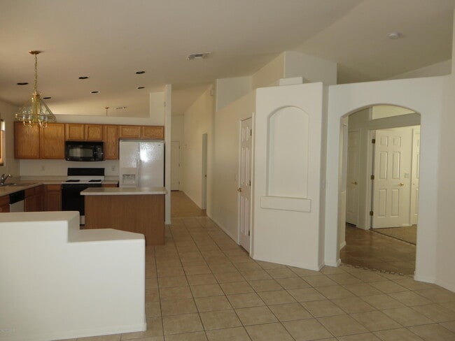 Photo - 570 W Faith Dawn Ct