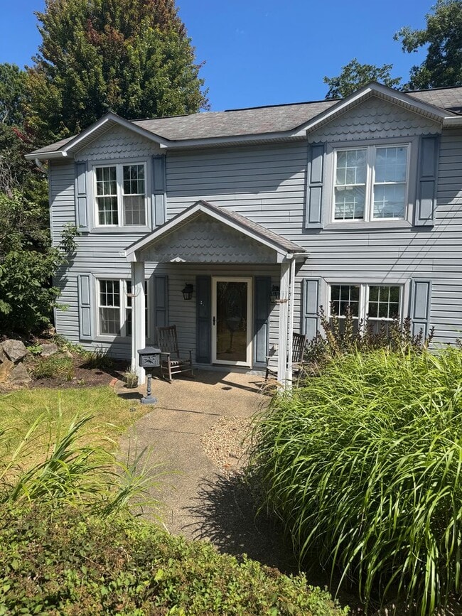 Building Photo - Pittsburgh - 3 Bedroom 1.5 Bathroom - Upda... Rental