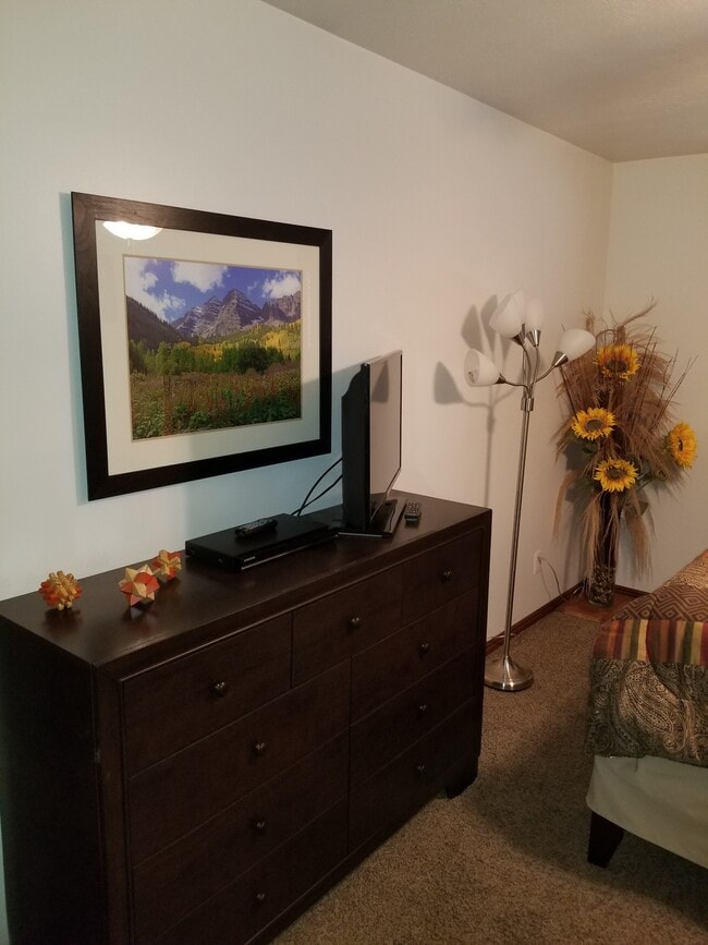 Photo - 1870 W 2700 S