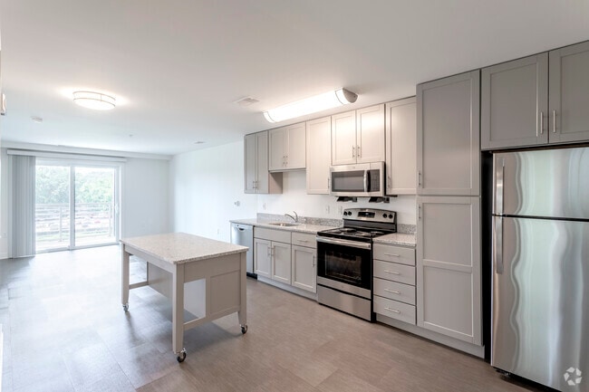 2 BR, 2 BA - 804-927 SF