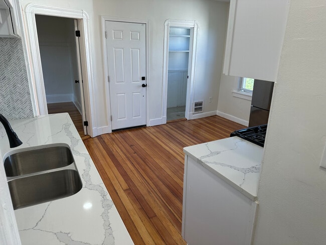 Photo - 262 Revere Beach Pky Unidad 3