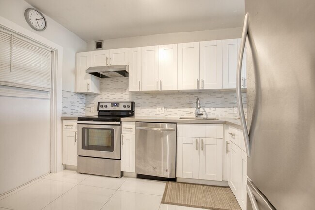 Photo - 2950 N Palm Aire Dr Unit 205