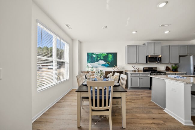 Photo - The Collection Kinsley