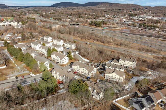 158 Paddock Ave - 158 Paddock Ave