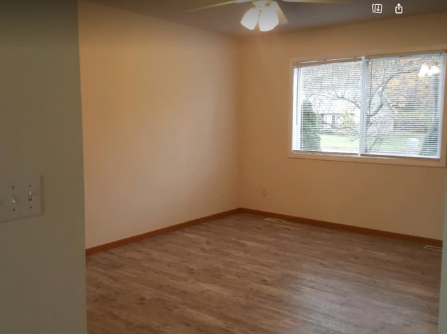 Photo - 56 Sunset Rd N Unit Sunset Road North Ontario