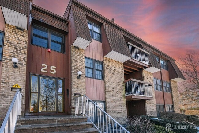 Photo - 290 Alpine Way Unit A