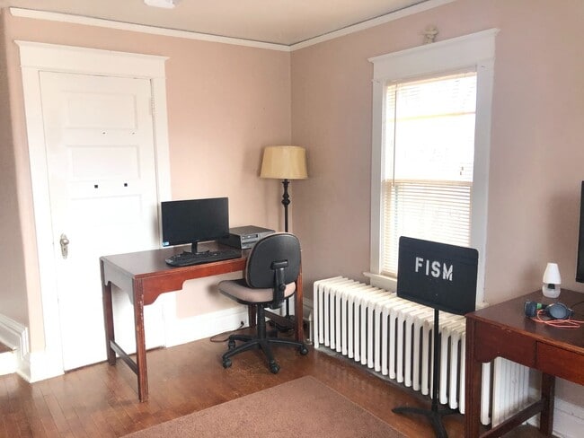 Photo - Large Five Bedroom Home in Lakeside!