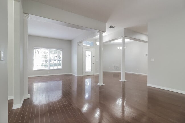 Photo - 1605 Shadowood Ct