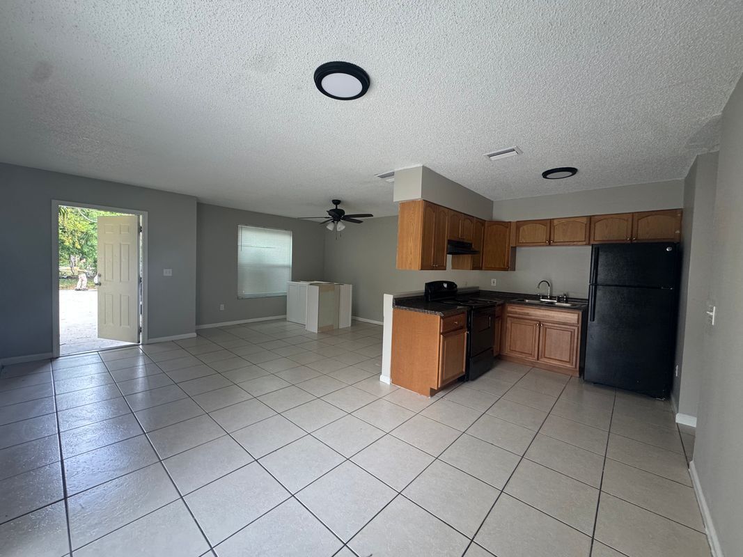 Photo - 4903 Serafica Drive 09