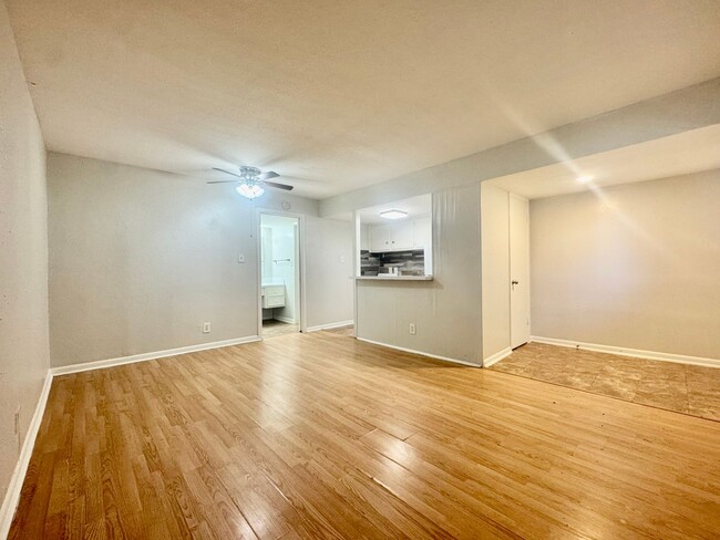 Photo - 2006 Sul Ross St Unit 8