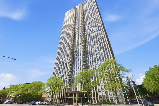 Building Photo - 1660 N La Salle Dr