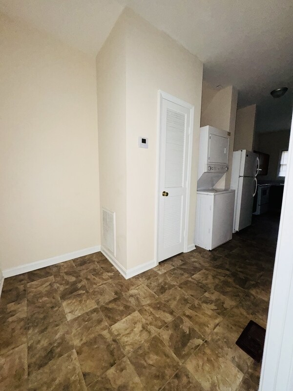 Photo - 1323 E 10th St