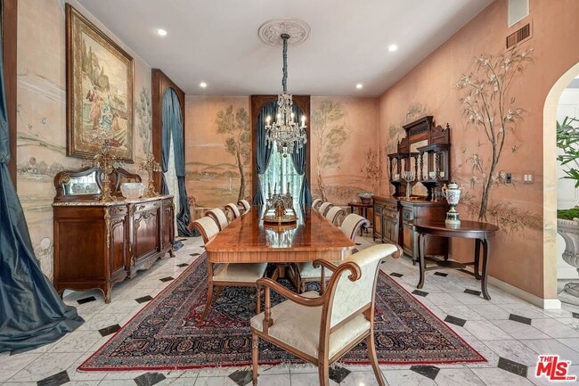 Photo - 717 N Rodeo Dr