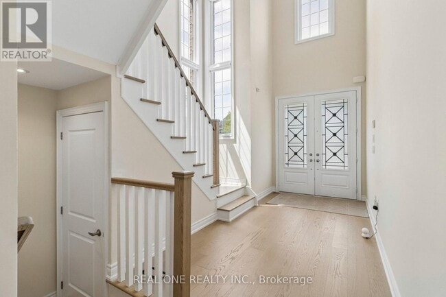 Photo - 19 Rivoli Dr