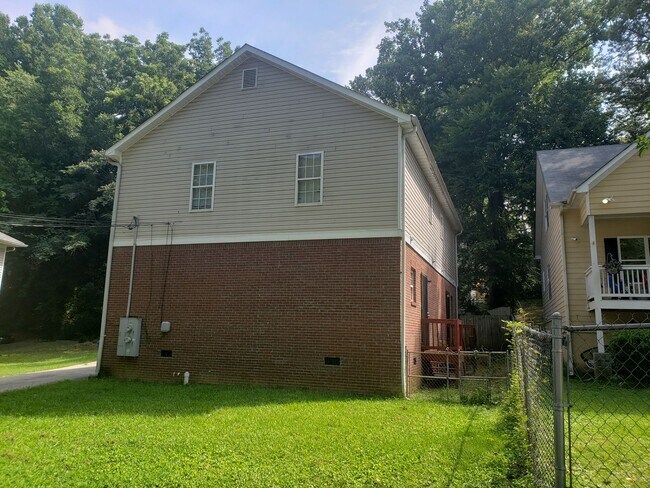 Photo - MUST HAVE FOUR BEDROOM SECTION 8 VOUCHER