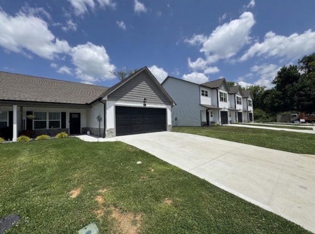 Building Photo - Brand New 2025 Townhouse with Stunning Private Deck!