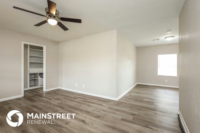 Photo - 624 E Towry Dr