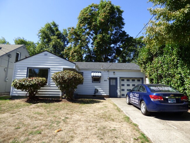 Building Photo - 2 BED 1 BATH COTTAGE IN SOUTH SALEM-OFF OF...