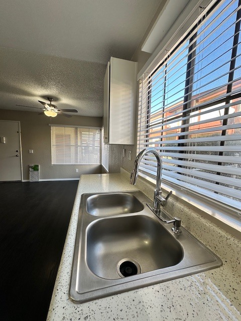 Cocina - 7385 Lariat Pl