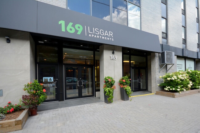 Building Photo - 169 Lisgar St.