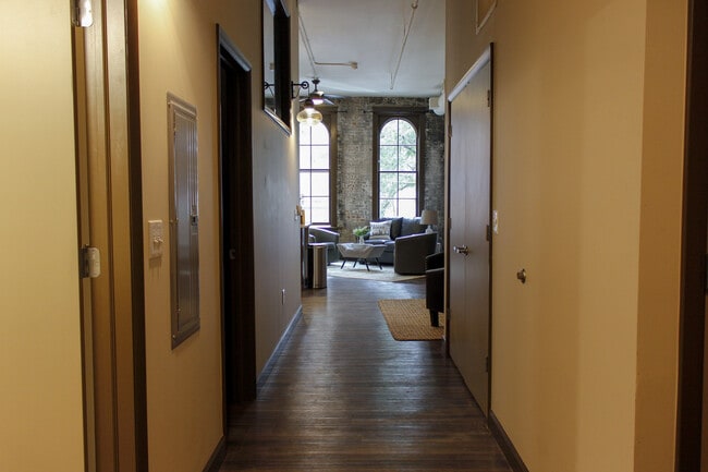 2-Bd - Main Hall Area