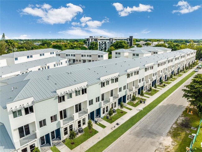 Building Photo - 18275 SW 98th Ave Rental
