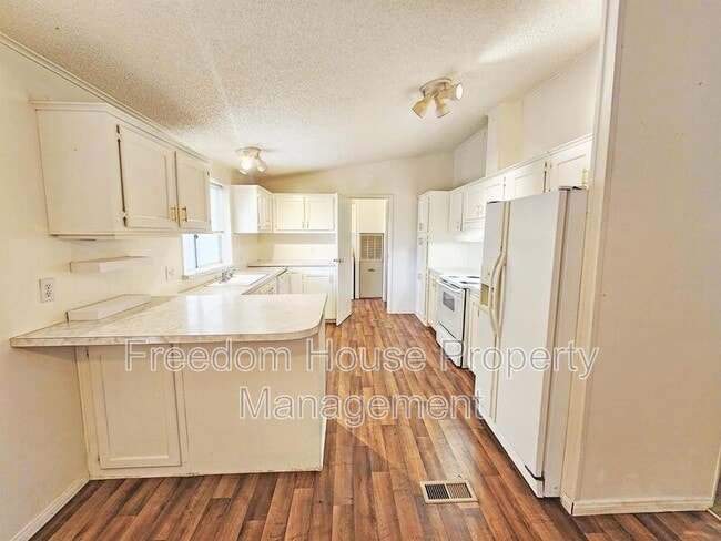 Photo - 1441 W Betty Ave