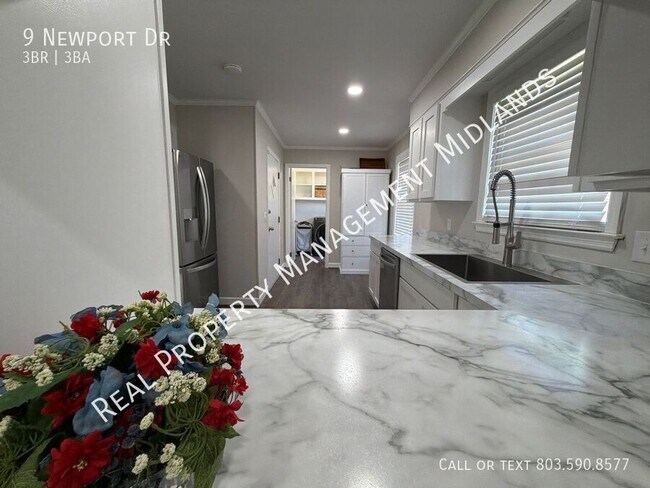 Photo - 9 Newport Dr
